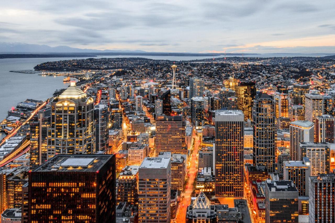 Belltown Court Sunset Suite Seattle Bagian luar foto